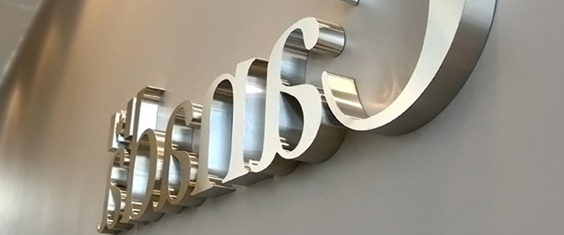 Why Food Shipping Services Should Invest In High-Quality Business Signs In Burnaby, BC